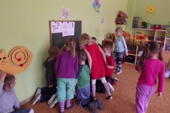 Czytamy wiersze naszym Kolego i Koleżankom z młodszych grup