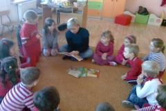 Kangurki biorą udział w akcji Cała Polska Czyta Dzieciom