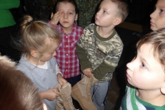 \'Krokodylki\' na lekcji muzealnej pt.\'Sztuka kamuflażu\'