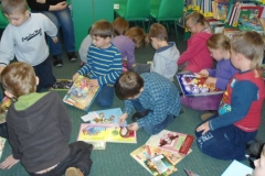Krokodylki w bibliotece