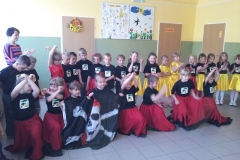 ROZTAŃCZONA ÓSEMKA W ŻŁOBKU